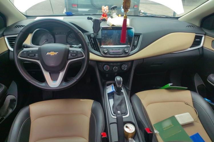 Used Chevrolet Monza 2020 320 Automatic Enjoyment Edition Center Console