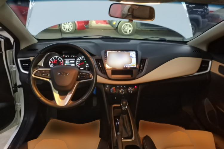 Used Chevrolet Monza 2020 320 Automatic Enjoyment Edition Center Console