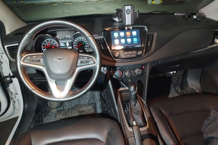 Used Chevrolet Monza 2020 Light Hybrid Redline 320T Dual-Clutch Thrilling Edition Center Console