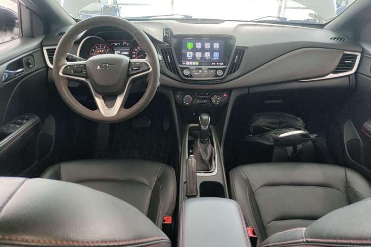Used Chevrolet Monza 2020 Light Hybrid RS 330T Automatic Comfort Edition Center Console