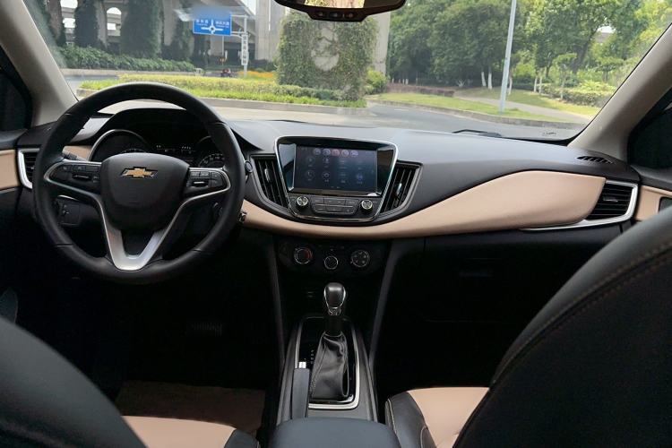Used Chevrolet Monza 2020 320 Automatic Enjoyment Edition Center Console