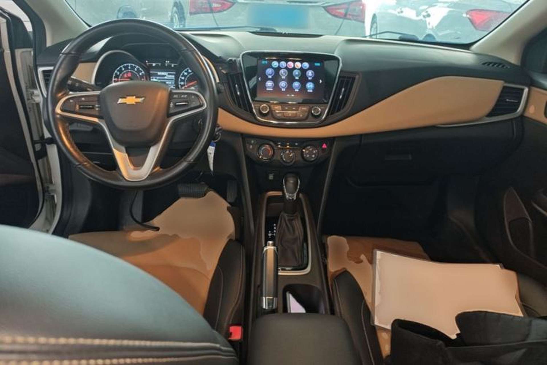 Used Chevrolet Monza 2020 320 Automatic Enjoyment Edition Center Console