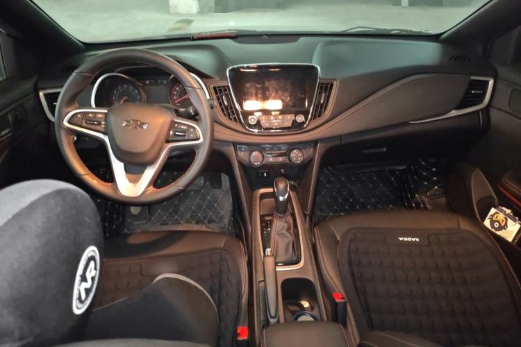Used Chevrolet Monza 2020 Light Hybrid RS 330T Automatic Comfort Edition Center Console
