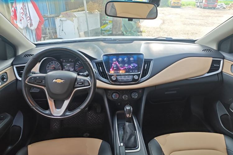 Used Chevrolet Monza 2020 320 Automatic Enjoyment Edition Center Console