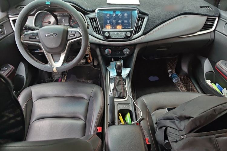 Used Chevrolet Monza 2020 Light Hybrid RS 330T Automatic Thrill Edition Center Console