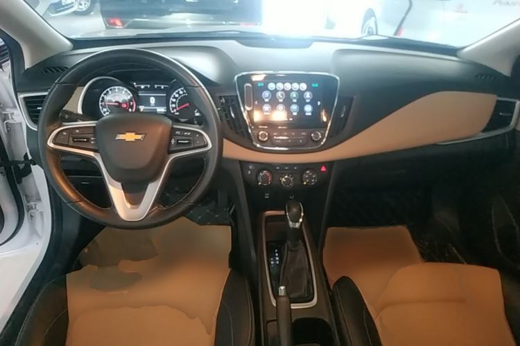 Used Chevrolet Monza 2020 320 Automatic Enjoyment Edition Center Console