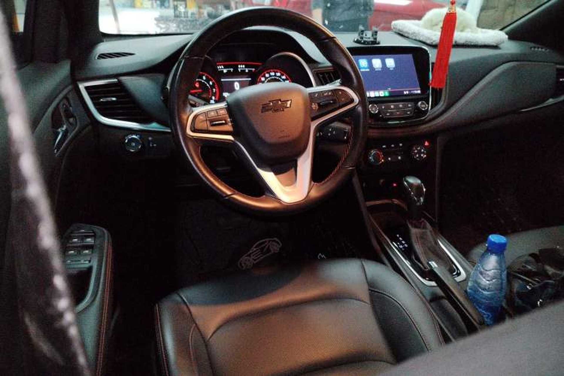 Used Chevrolet Monza 2020 Light Hybrid RS 330T Automatic Comfort Edition Center Console