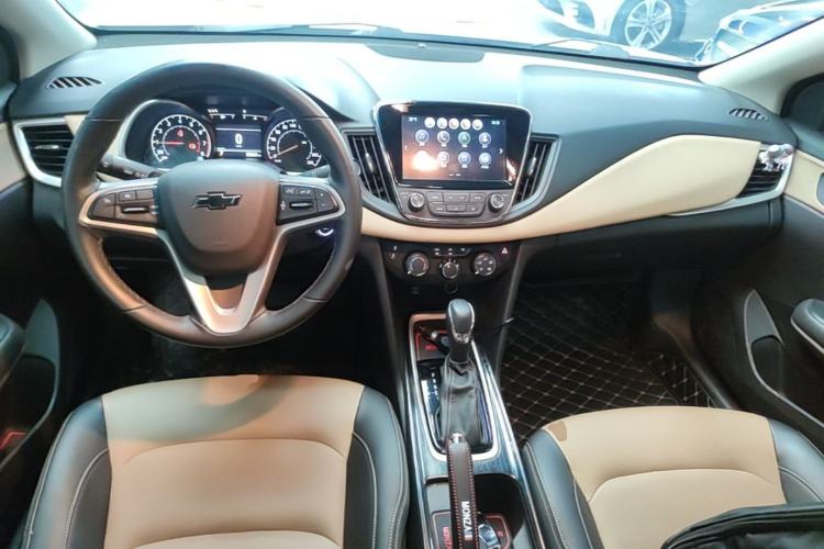 Used Chevrolet Monza 2020 320 Automatic Enjoyment Edition Center Console