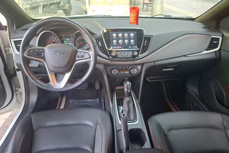 Used Chevrolet Monza 2020 Light Hybrid RS 330T Automatic Comfort Edition Center Console