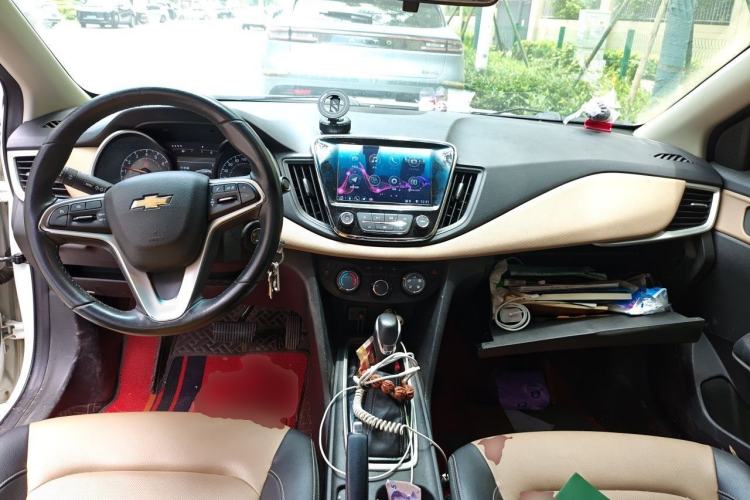 Used Chevrolet Monza 2020 320 Automatic Enjoyment Edition Center Console