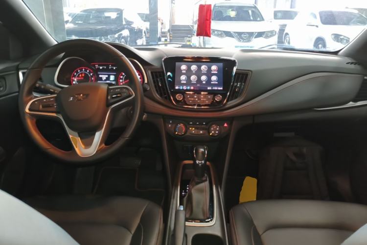 Used Chevrolet Monza 2020 Light Hybrid RS 330T Automatic Comfort Edition Center Console