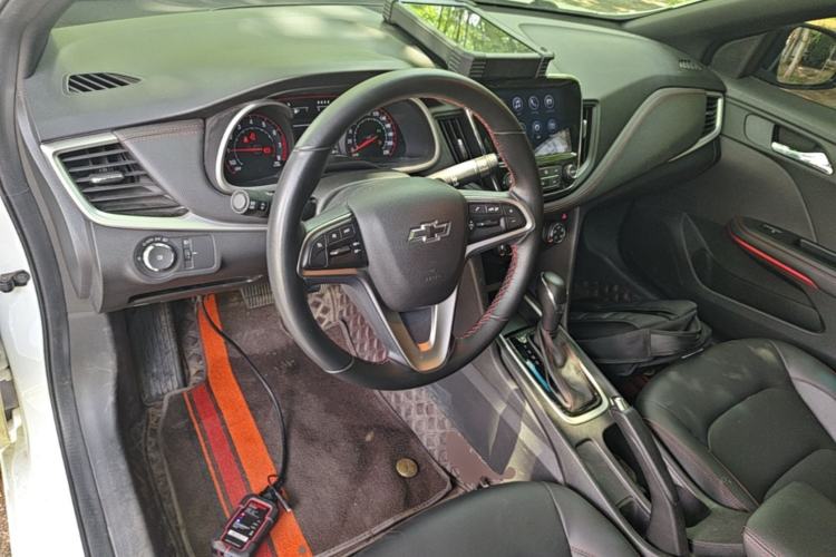 Used Chevrolet Monza 2020 Light Hybrid RS 330T Automatic Comfort Edition Center Console