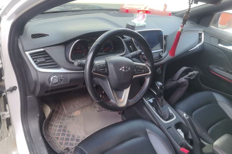 Used Chevrolet Monza 2020 Light Hybrid RS 330T Automatic Comfort Edition Center Console