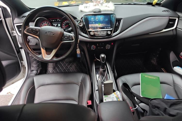 Used Chevrolet Monza 2020 Light Hybrid RS 330T Automatic Comfort Edition Center Console