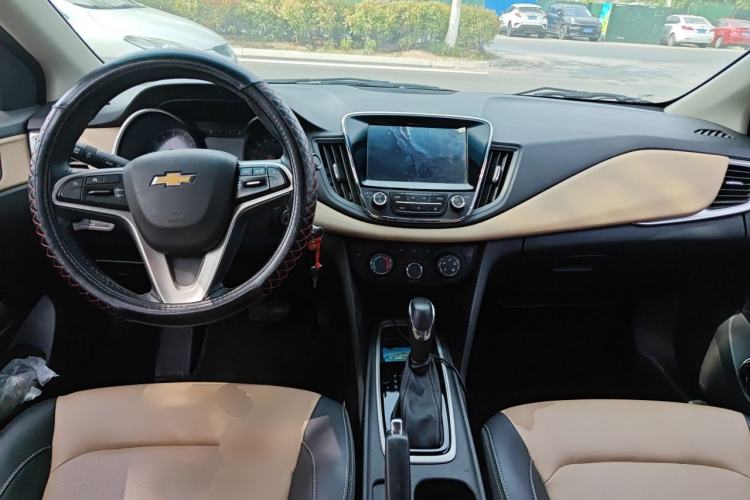 Used Chevrolet Monza 2020 320 Automatic Enjoyment Edition Center Console