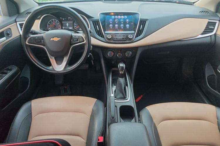 Used Chevrolet Monza 2020 320 Automatic Enjoyment Edition Center Console