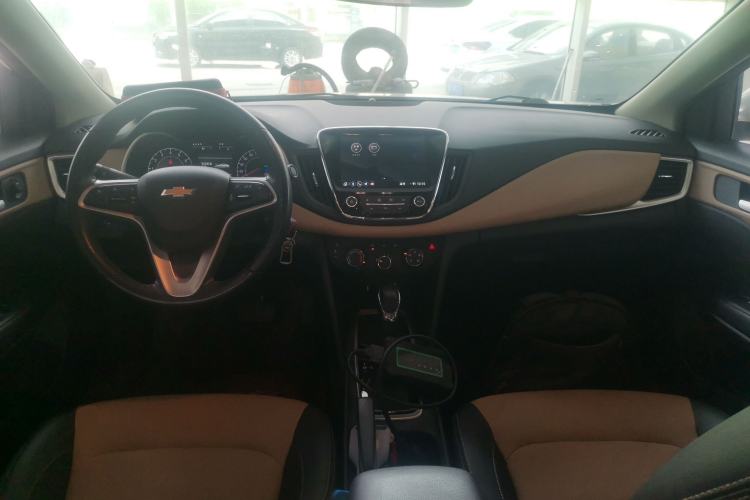 Used Chevrolet Monza 2020 320 Automatic Enjoyment Edition Center Console