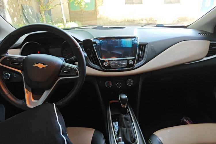 Used Chevrolet Monza 2020 320 Automatic Enjoyment Edition Center Console