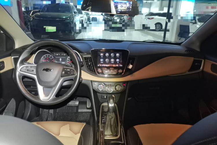 Used Chevrolet Monza 2020 320 Automatic Enjoyment Edition Center Console