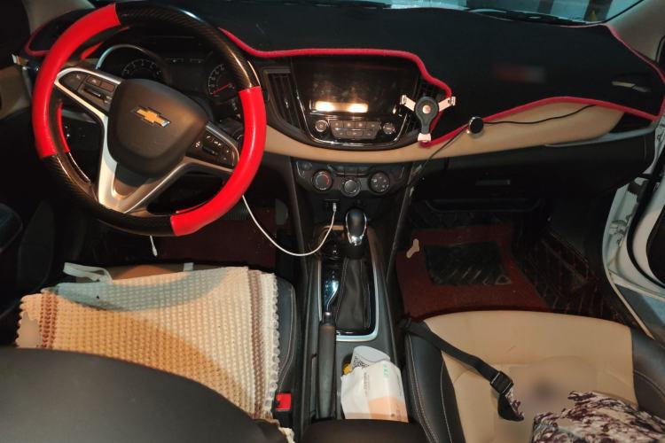 Used Chevrolet Monza 2020 320 Automatic Enjoyment Edition Center Console