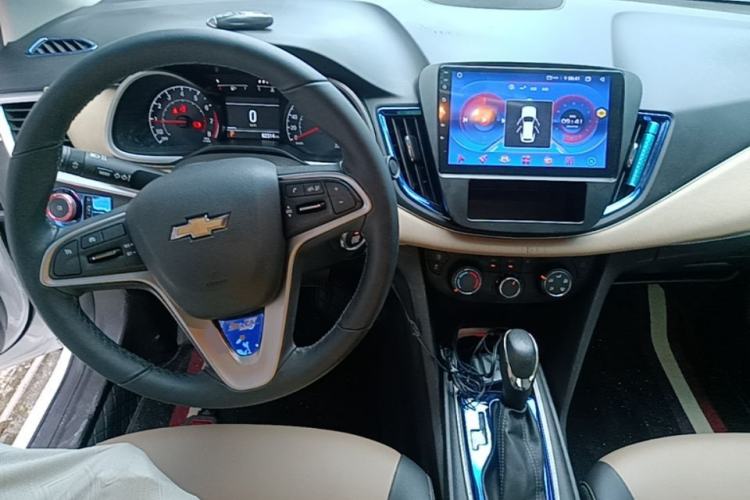 Used Chevrolet Monza 2020 320 Automatic Enjoyment Edition Center Console