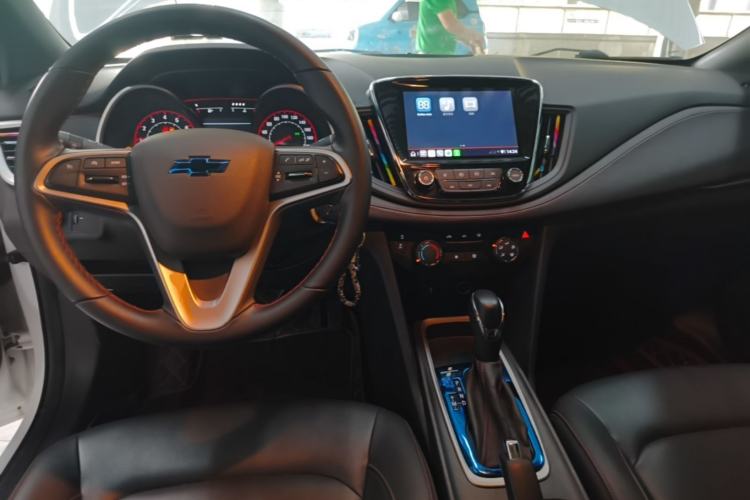 Used Chevrolet Monza 2020 Light Hybrid RS 330T Automatic Comfort Edition Center Console