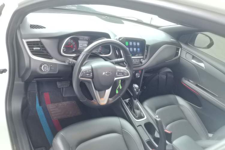 Used Chevrolet Monza 2020 Light Hybrid RS 330T Automatic Comfort Edition Center Console