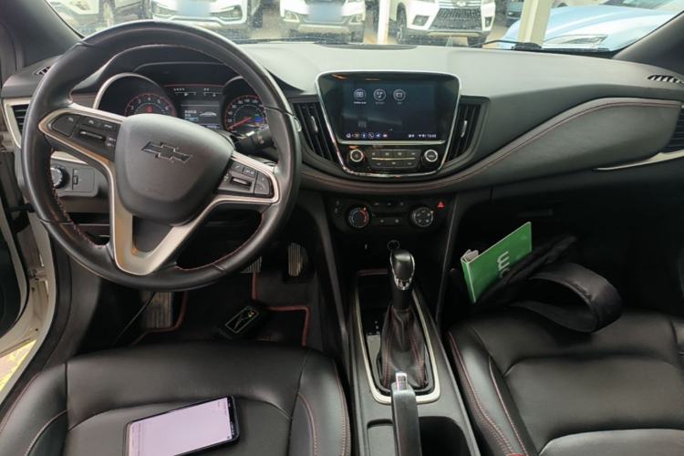 Used Chevrolet Monza 2020 Light Hybrid RS 330T Automatic Comfort Edition Center Console