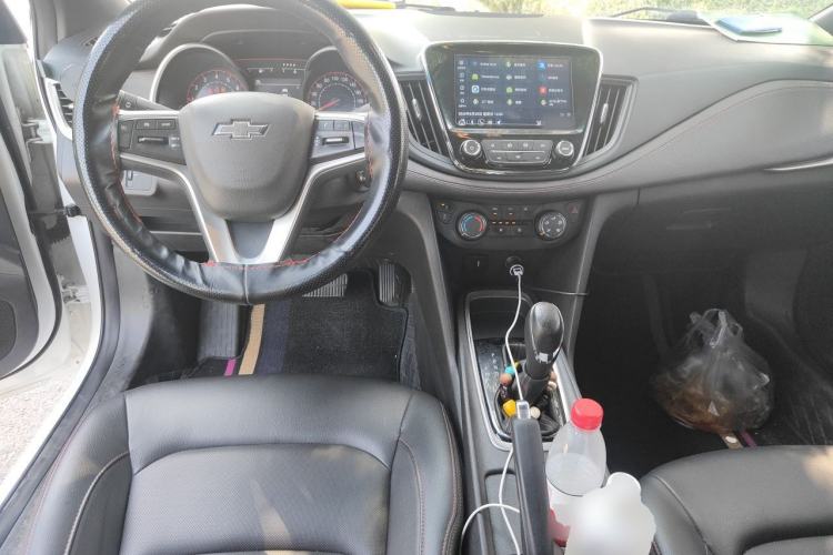 Used Chevrolet Monza 2020 Light Hybrid RS 330T Automatic Comfort Edition Center Console