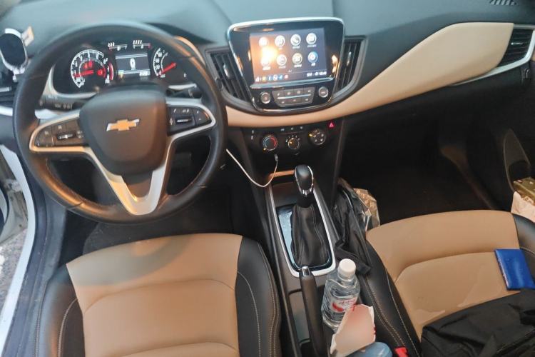 Used Chevrolet Monza 2020 320 Automatic Enjoyment Edition Center Console