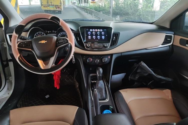 Used Chevrolet Monza 2020 320 Automatic Enjoyment Edition Center Console