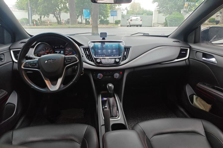 Used Chevrolet Monza 2020 Light Hybrid RS 330T Automatic Comfort Edition Center Console