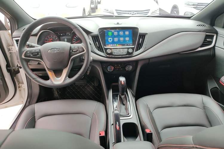Used Chevrolet Monza 2020 Light Hybrid RS 330T Automatic Comfort Edition Center Console