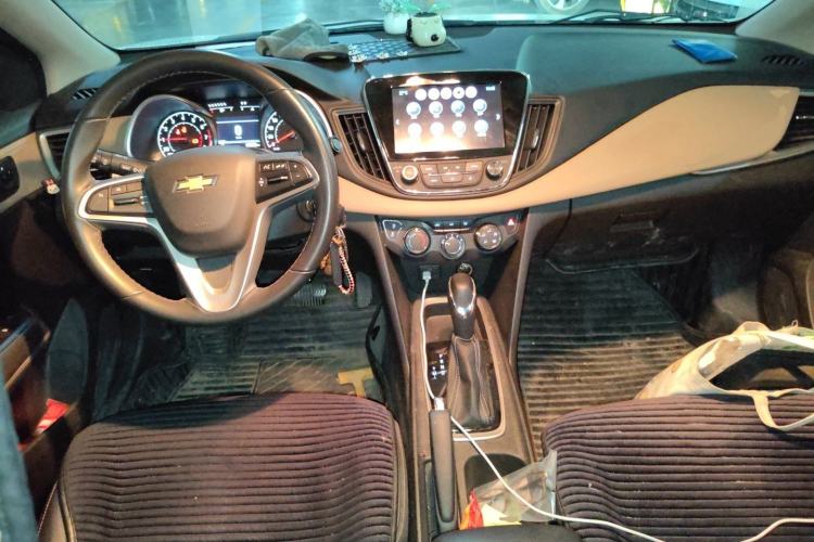 Used Chevrolet Monza 2020 320 Automatic Enjoyment Edition Center Console