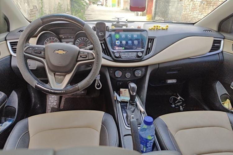 Used Chevrolet Monza 2020 320 Automatic Enjoyment Edition Center Console