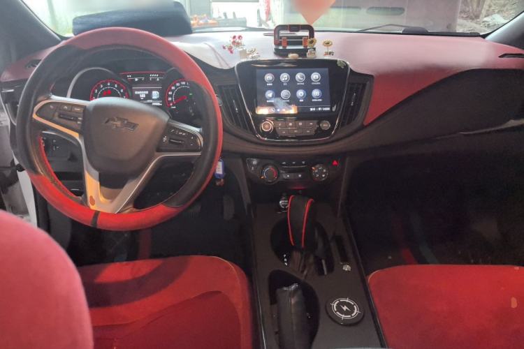 Used Chevrolet Monza 2020 Light Hybrid RS 330T Automatic Comfort Edition Center Console