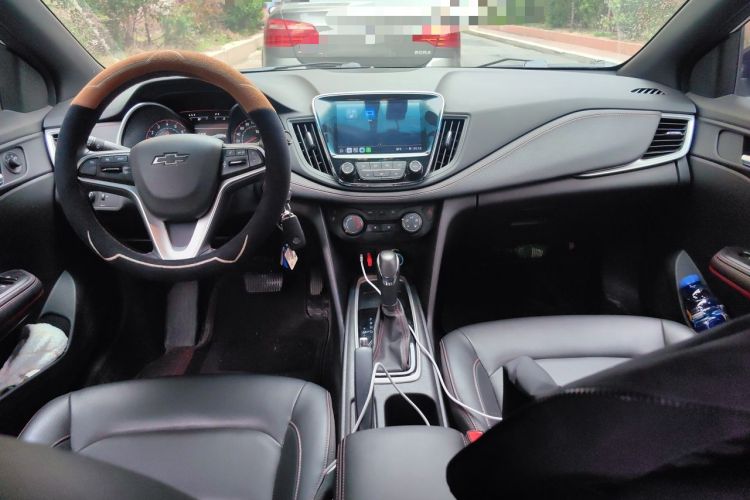 Used Chevrolet Monza 2020 Light Hybrid RS 330T Automatic Comfort Edition Center Console