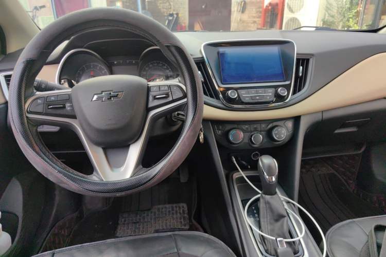 Used Chevrolet Monza 2020 320 Automatic Enjoyment Edition Center Console