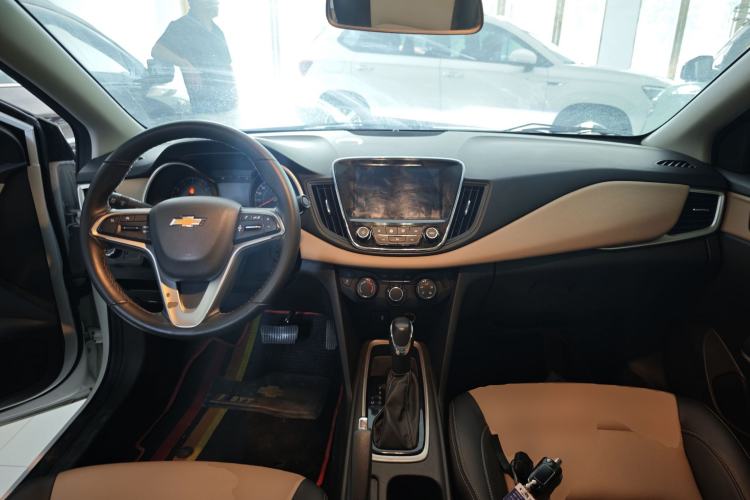 Used Chevrolet Monza 2020 320 Automatic Enjoyment Edition Center Console