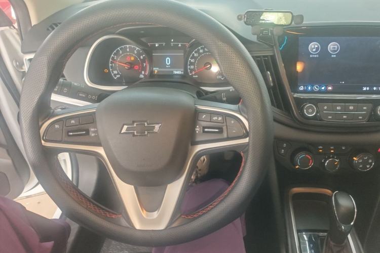 Used Chevrolet Monza 2020 Light Hybrid Redline 320T Dual-Clutch Joyful Edition Center Console