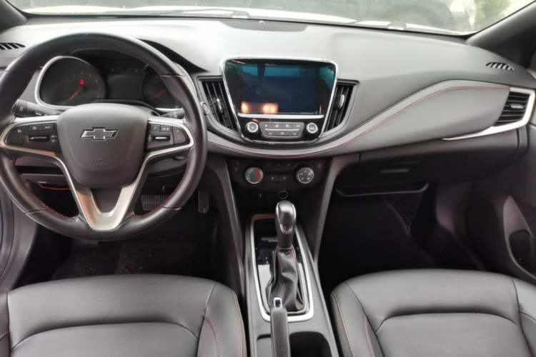 Used Chevrolet Monza 2020 Light Hybrid RS 330T Automatic Comfort Edition Center Console
