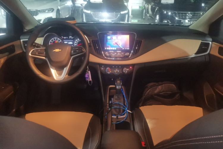 Used Chevrolet Monza 2020 320 Automatic Enjoyment Edition Center Console