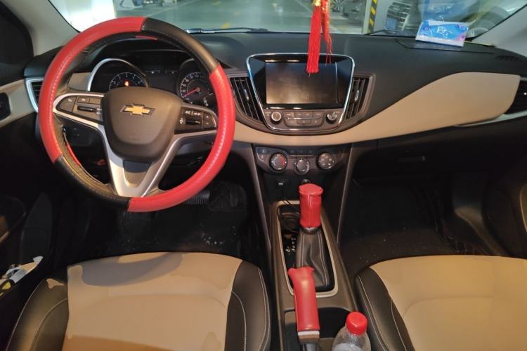 Used Chevrolet Monza 2020 320 Automatic Enjoyment Edition Center Console