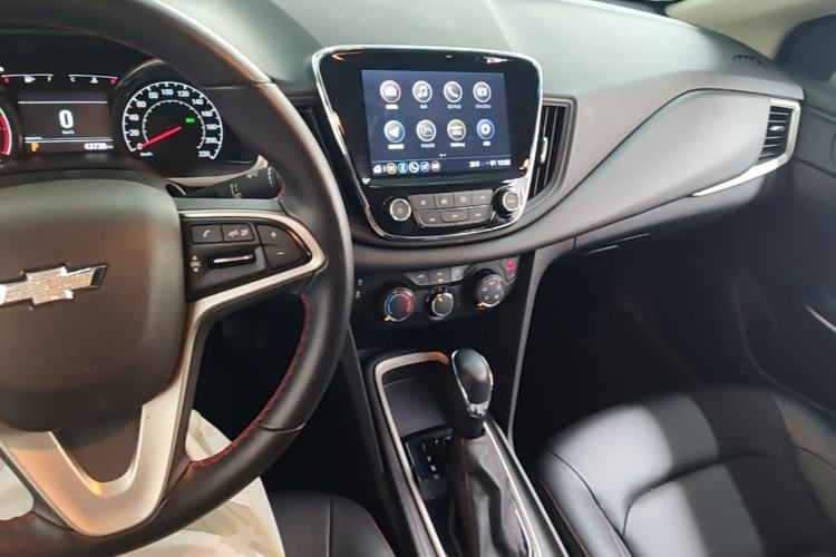 Used Chevrolet Monza 2020 Light Hybrid Redline 320T Dual-Clutch Joyful Edition Center Console