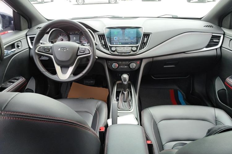 Used Chevrolet Monza 2020 Light Hybrid RS 330T Automatic Comfort Edition Center Console