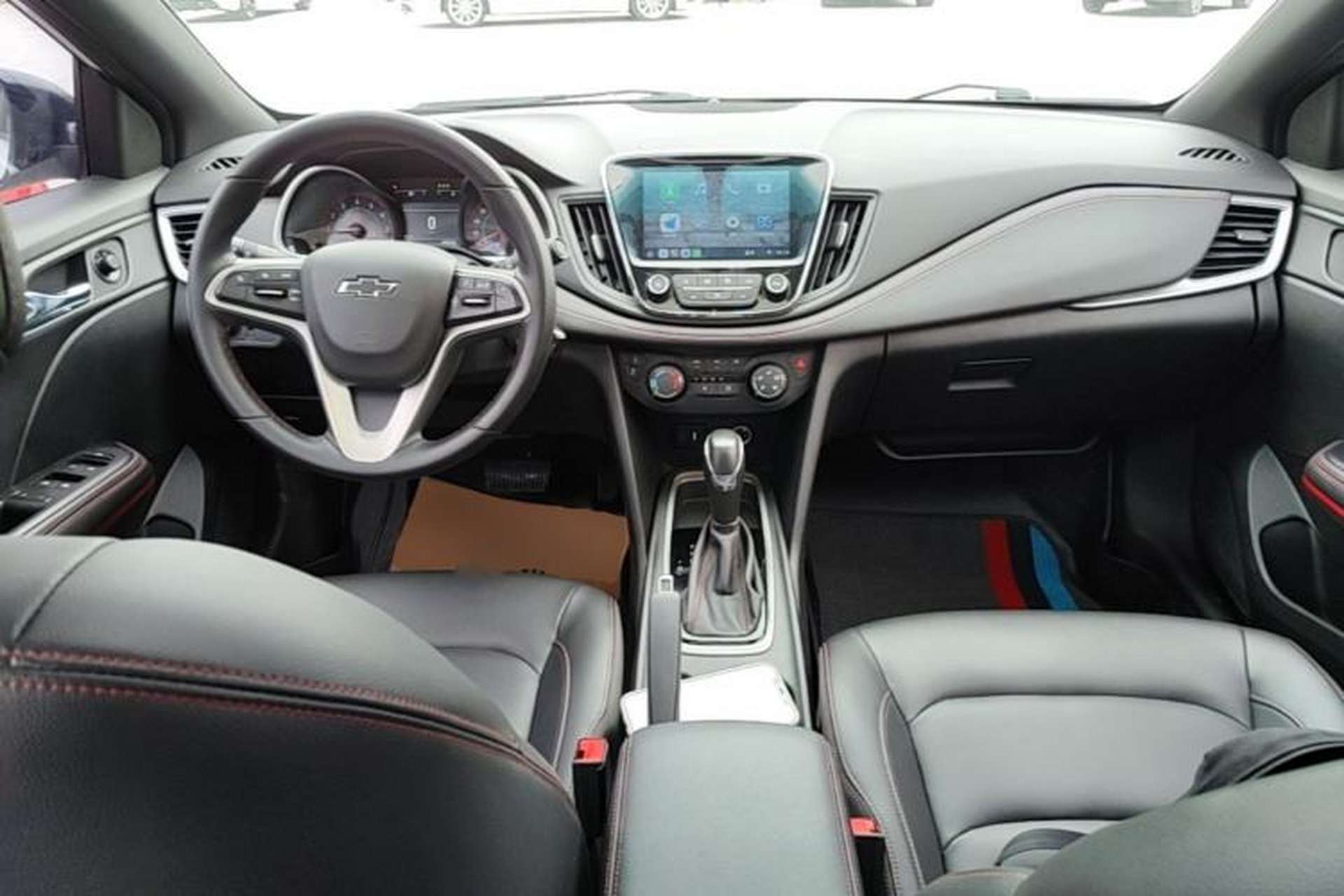 Used Chevrolet Monza 2020 Light Hybrid RS 330T Automatic Comfort Edition Center Console