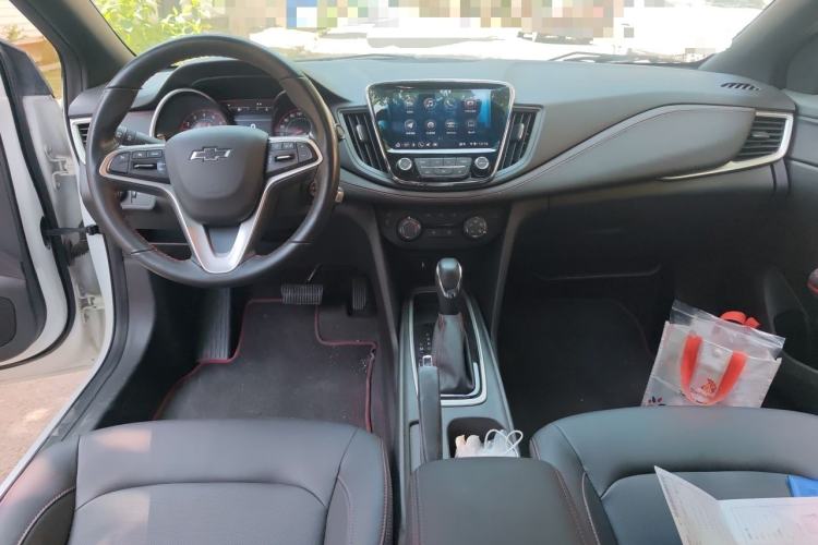 Used Chevrolet Monza 2020 Light Hybrid RS 330T Automatic Comfort Edition Center Console