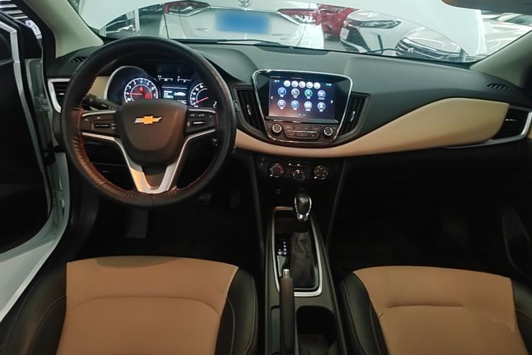 Used Chevrolet Monza 2020 320 Automatic Enjoyment Edition Center Console