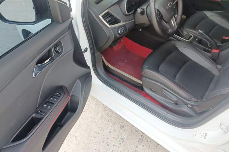 Used Chevrolet Monza 2020 Light Hybrid RS 330T Automatic Thrill Edition Driver Seat