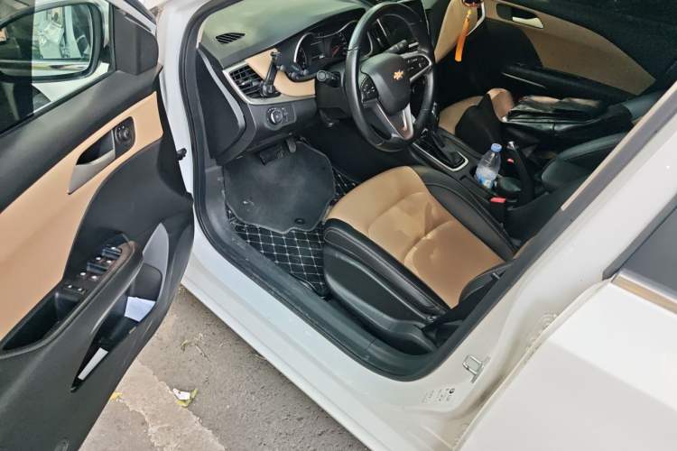 Used Chevrolet Monza 2020 320 Automatic Enjoyment Edition Driver Seat